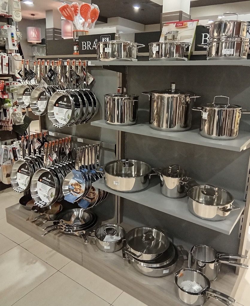 Lineal de baterías de cocina y cacerolas de acero inoxidable
