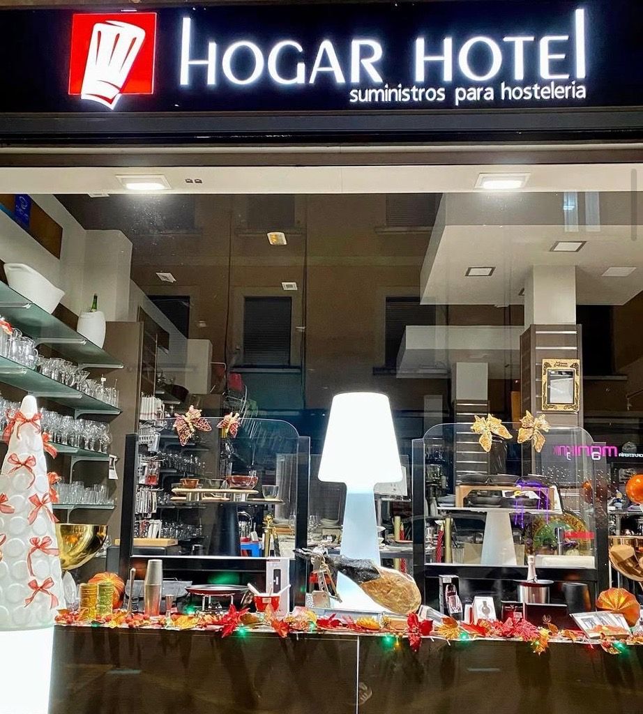 Escaparate de la tienda Hogar Hotel, suministros para hostelería